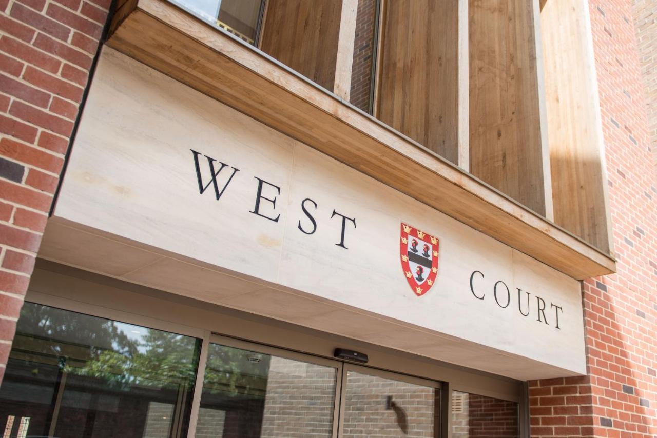 Отель West Court- Jesus College Кембридж Экстерьер фото